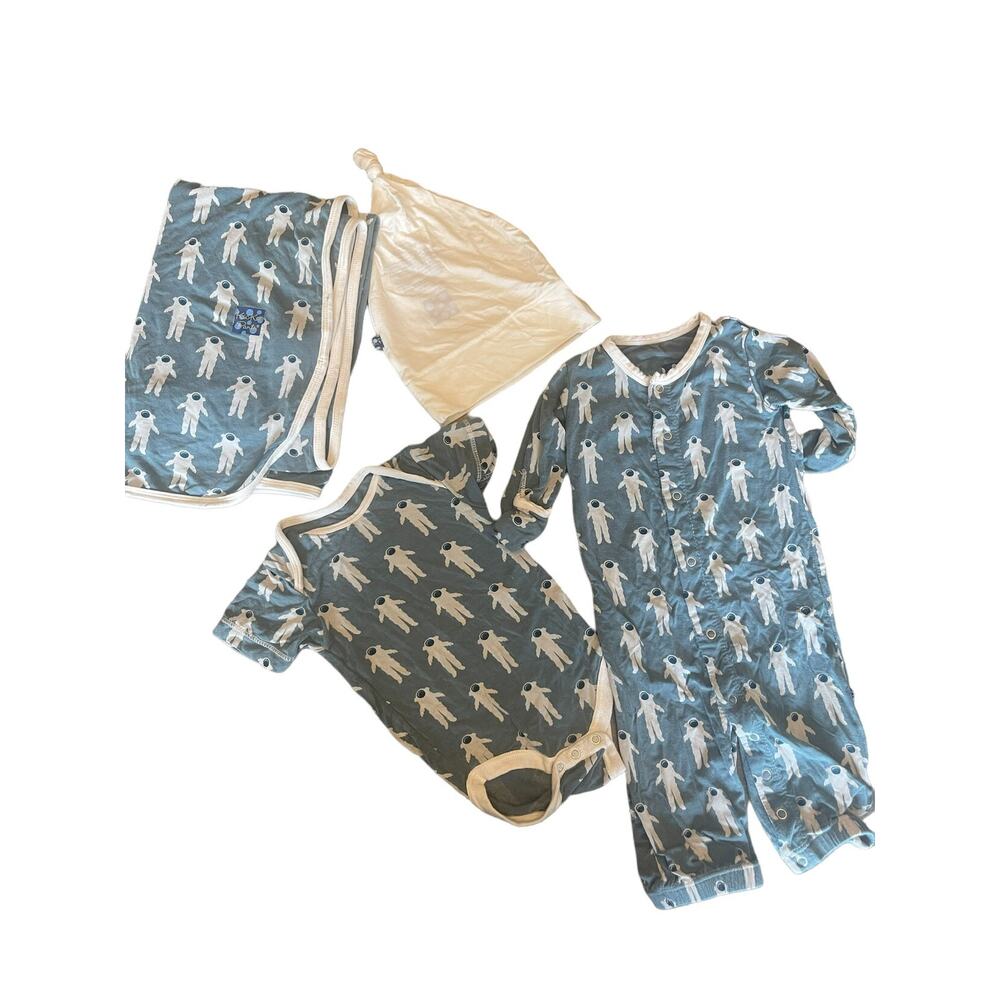 Kickee 4 Piece Layette Astronaut Collection